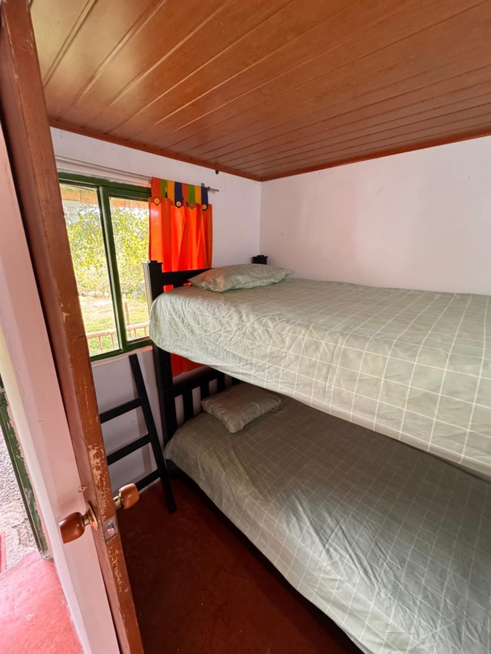 Bedroom, bunk bed