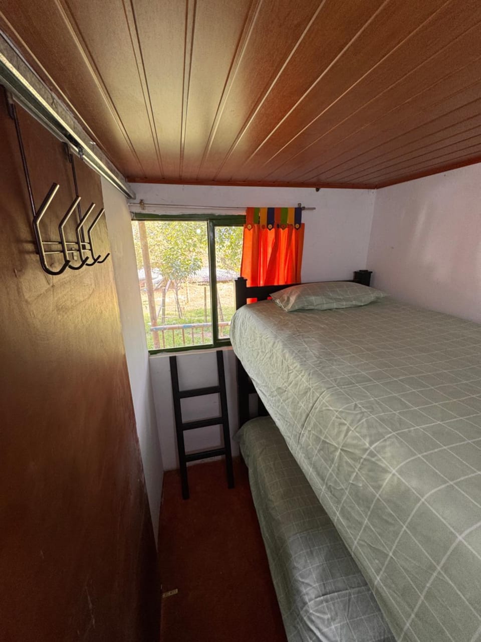 Bedroom, bunk bed