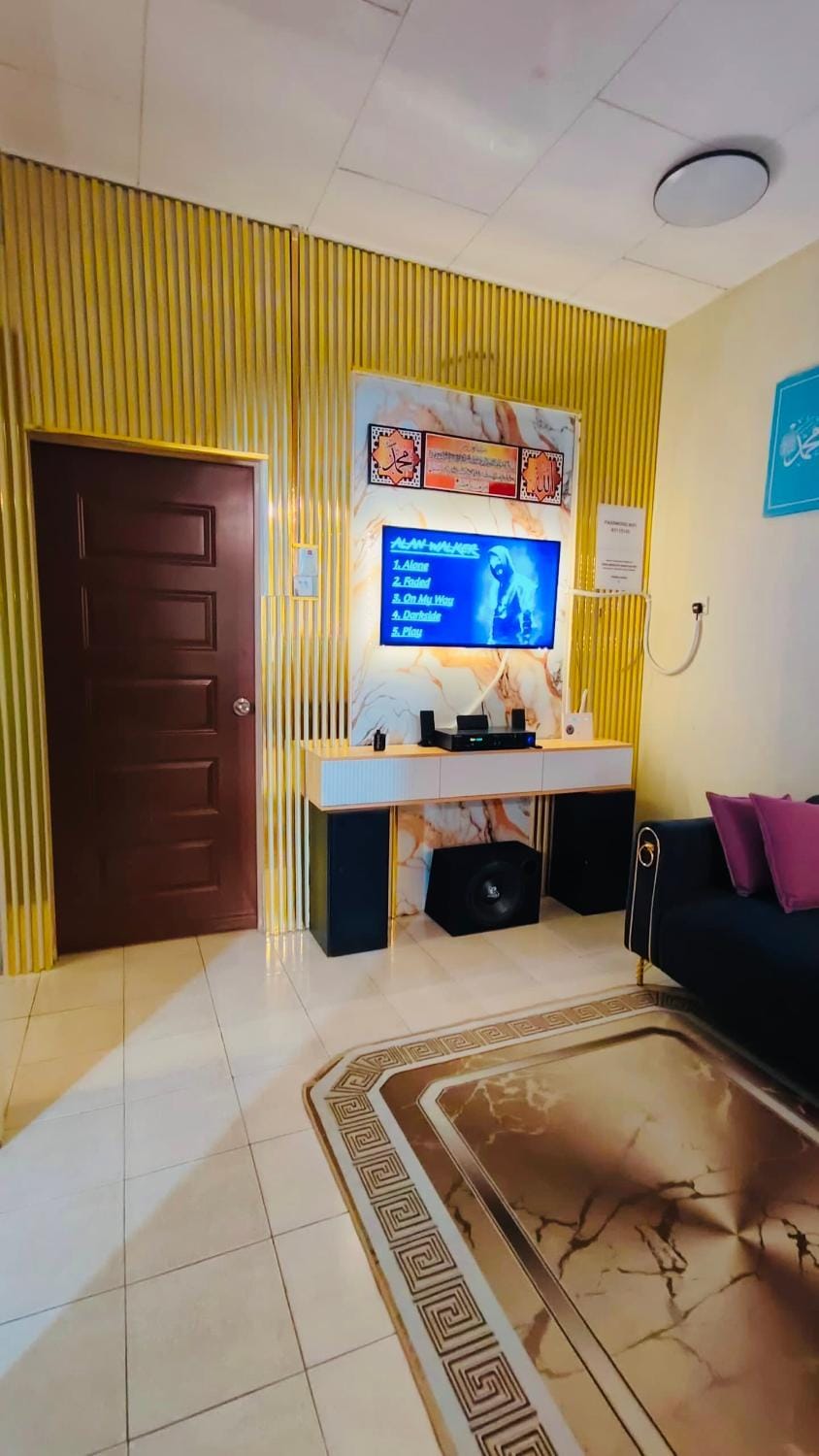 Communal lounge/ TV room, TV and multimedia, Seating area, Evening entertainment
