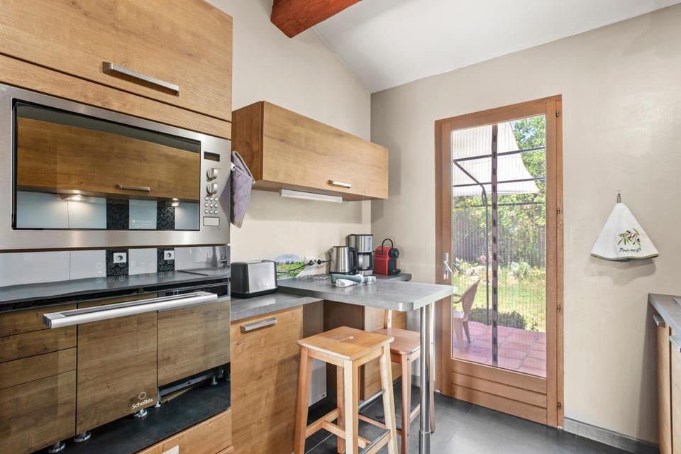 Property building, Kitchen or kitchenette, Living room