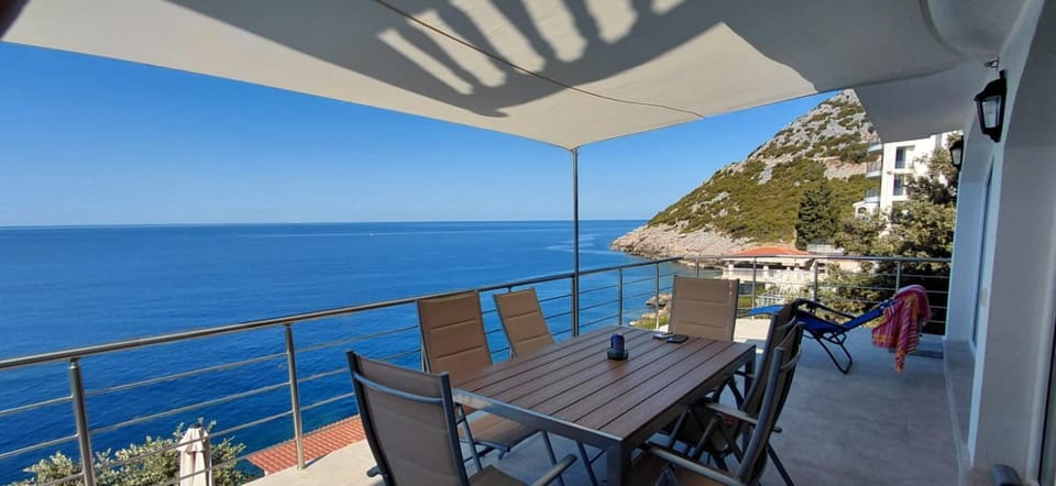 View (from property/room), Balcony/Terrace, Sea view