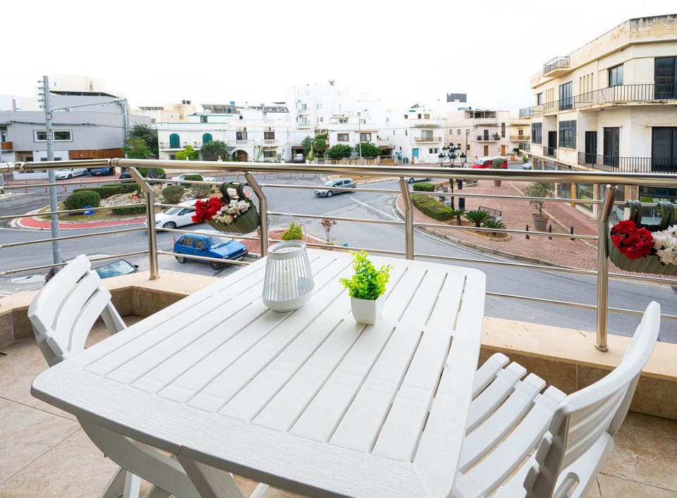 Property building, Balcony/Terrace