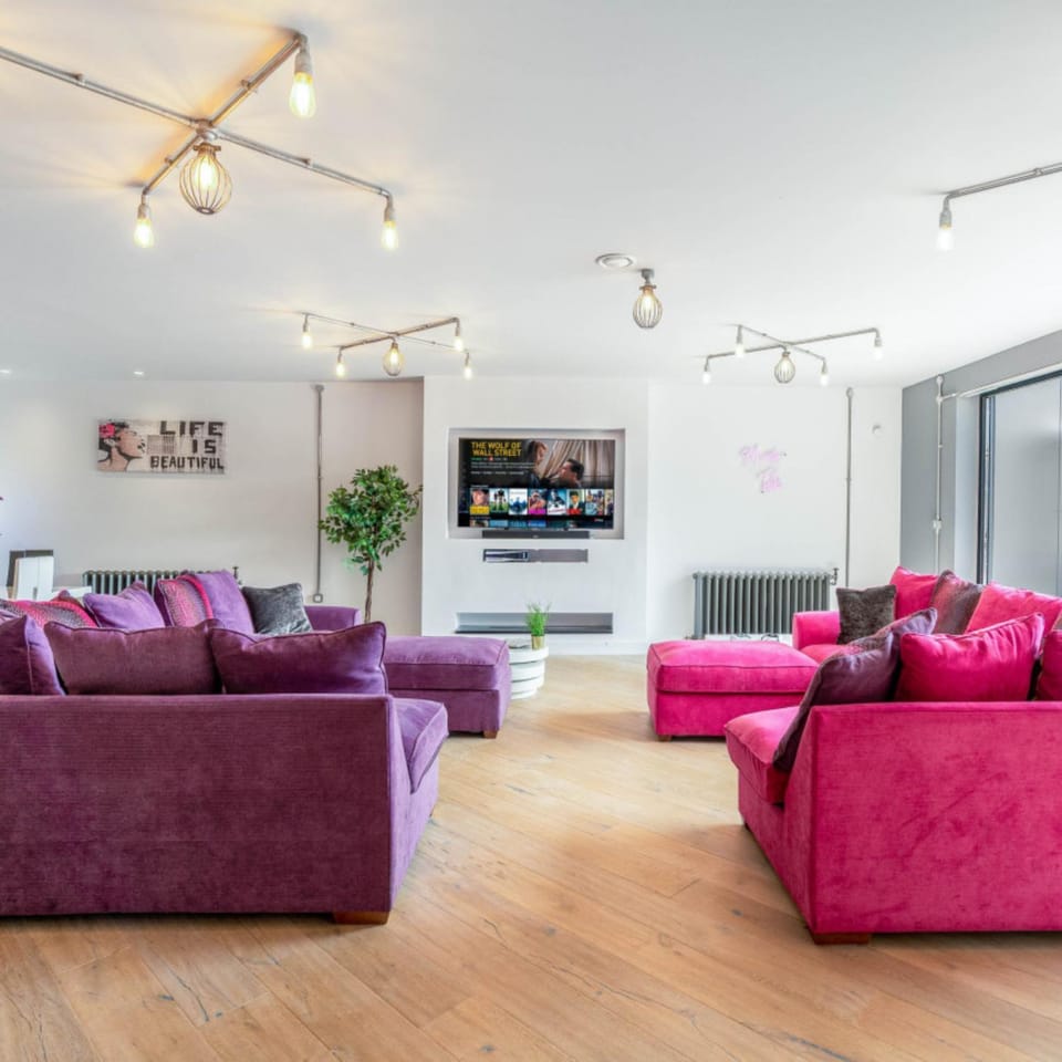 TV and multimedia, Living room, Seating area