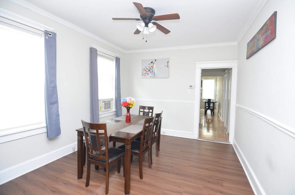 Cozy Beds with Parking, Laundry - Near RU, RWJ, NJ Transit Apartment in Highland Park