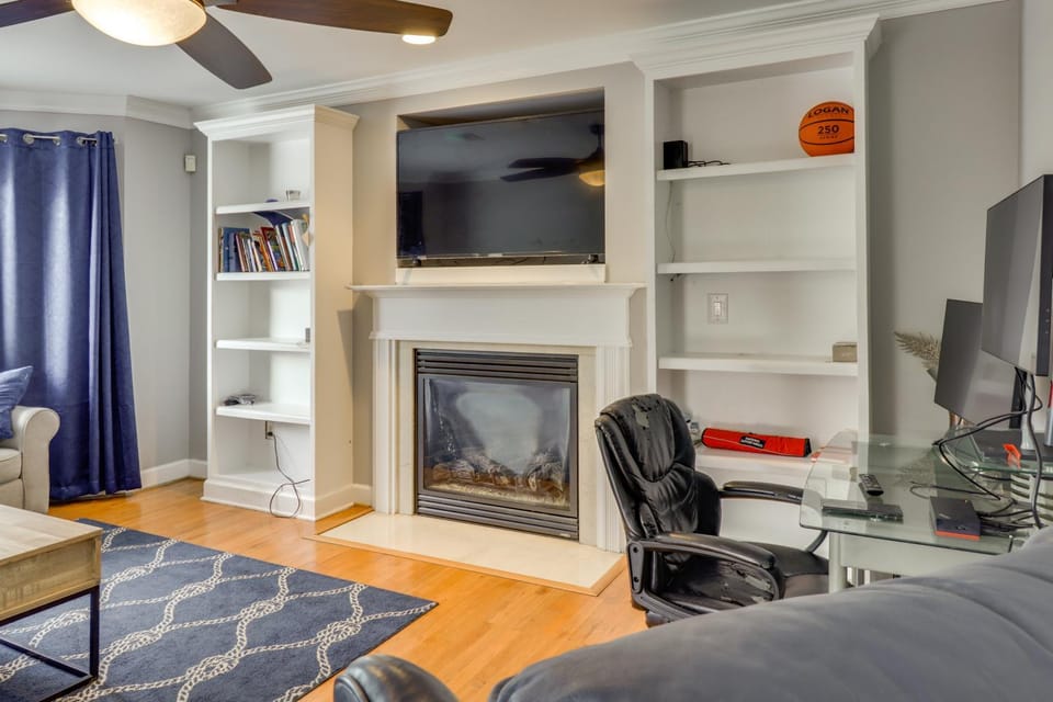Centrally Located Hampton Roads Home w/ Game Room! House in Portsmouth