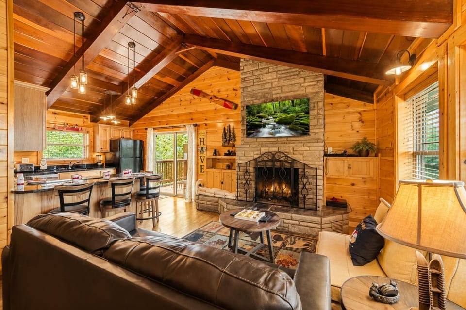 Honey Bee Hideaway Your Sweet Mountain Escape Chalet in Gatlinburg