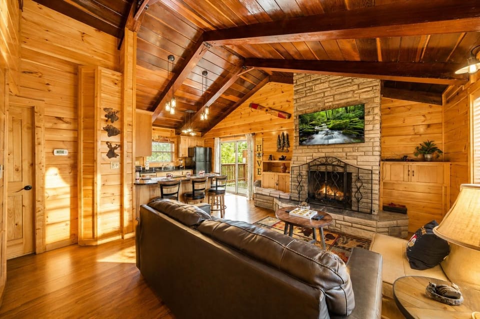 Honey Bee Hideaway Your Sweet Mountain Escape Chalet in Gatlinburg