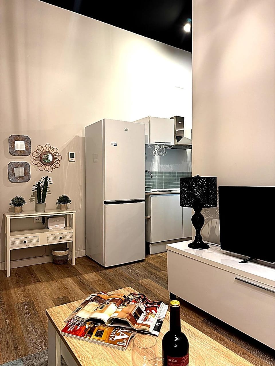 TV and multimedia, Kitchen or kitchenette, Living room