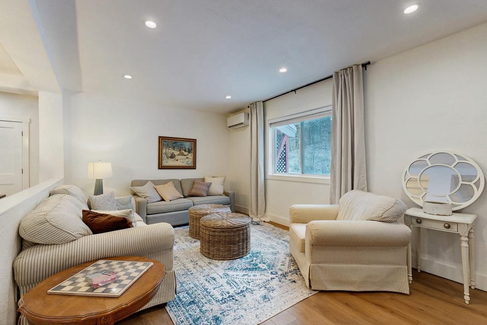 Mill Brook Retreat - Unit 1 Apartment in Waitsfield