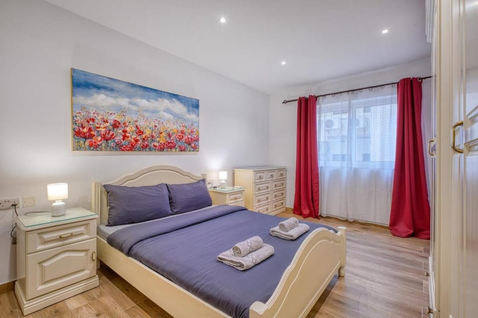 Modern 3 Bedroom Apartment in the Heart of Sliema Apartment in Sliema