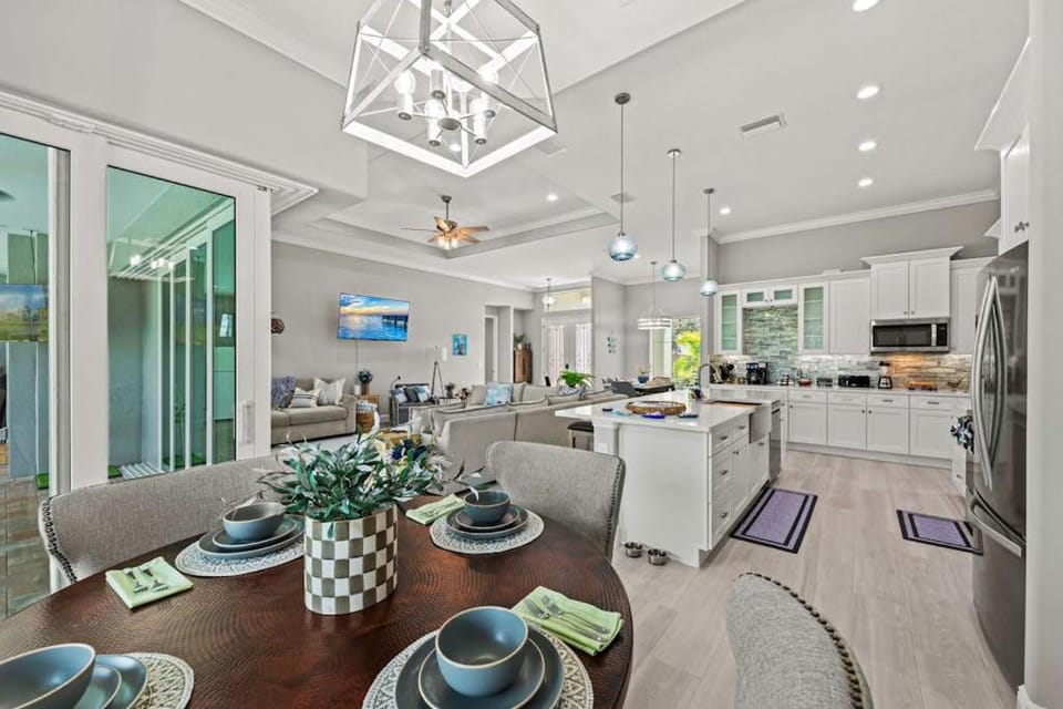 Tranquil Treasure House in Rotonda Lakes