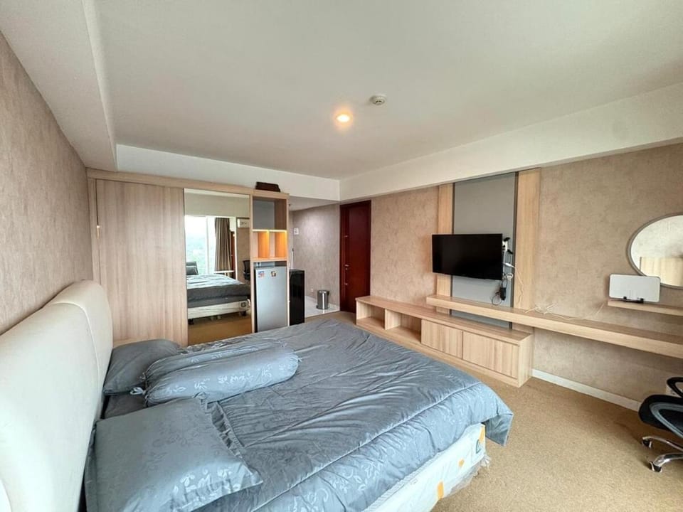 TV and multimedia, Photo of the whole room, Bedroom