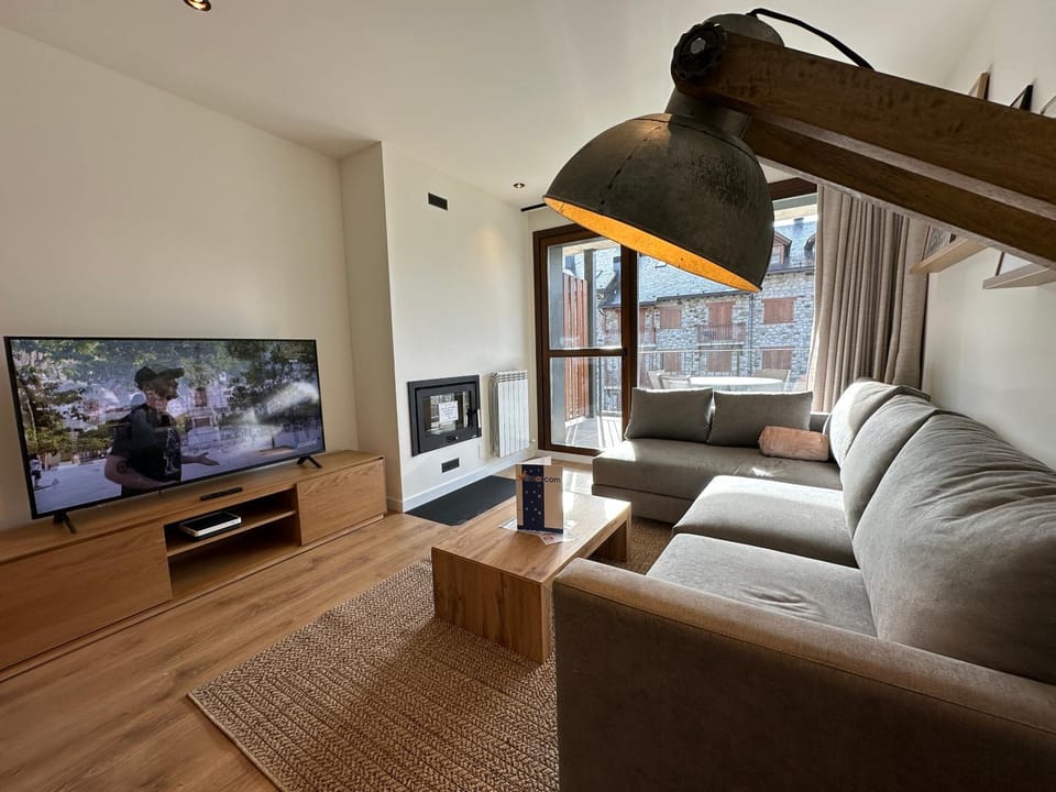 TV and multimedia, Seating area