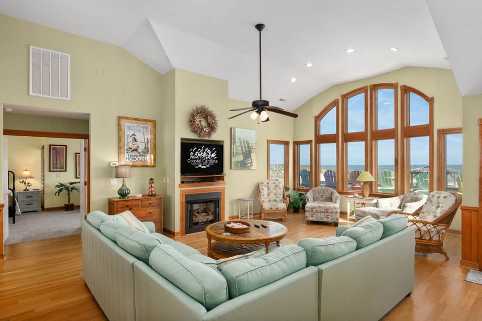 DE08 Shore Beats Work House in Nags Head