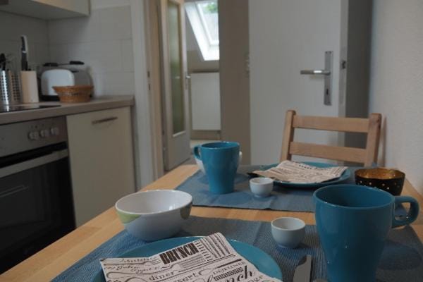 Kitchen or kitchenette, Dining area, stove