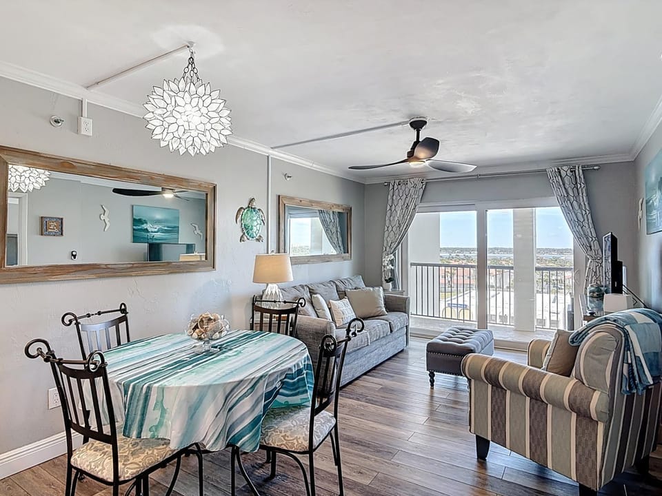 Oceanfront 1BR Condo Balcony, Heated Pool Beach House in South Daytona