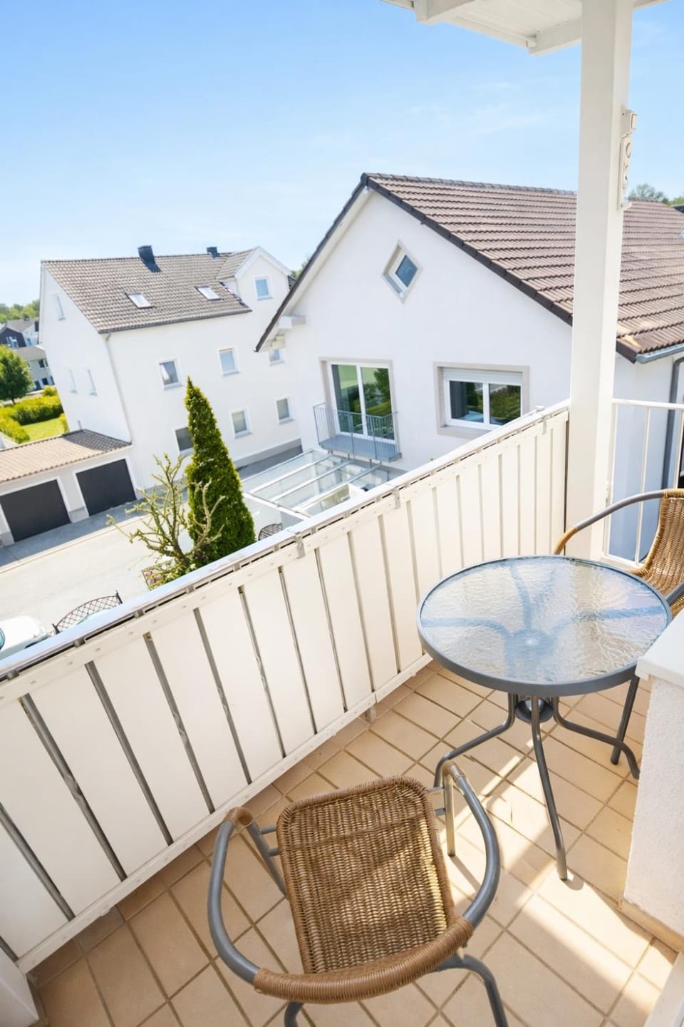 Property building, Day, View (from property/room), Balcony/Terrace, Seating area, Dining area