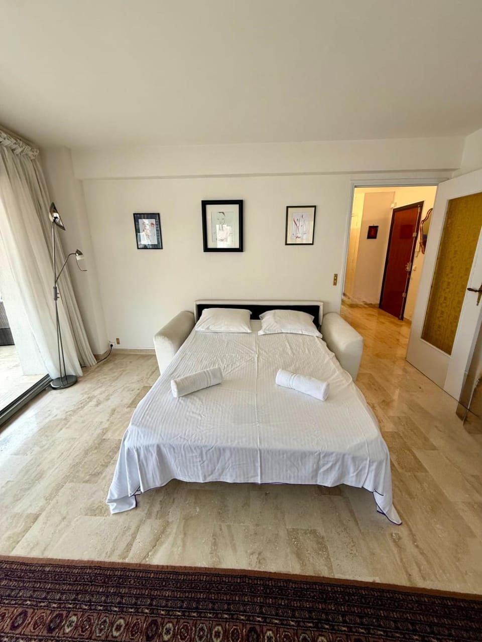 Spacious 2-Bedroom Apartment with Terrace Prime Location in Cannes House in Cannes