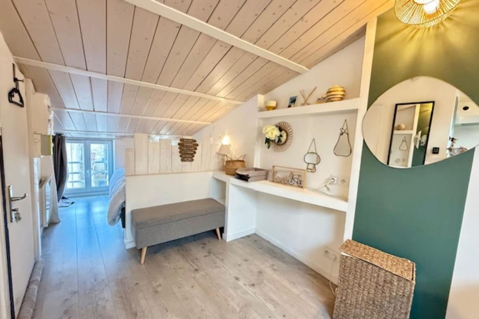 Charming bright apartment in the heart of the city Apartment in La Rochelle