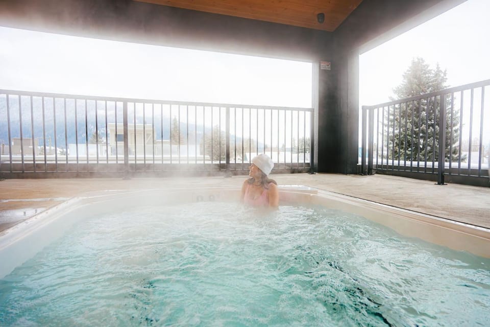 People, Hot Tub, group of guests