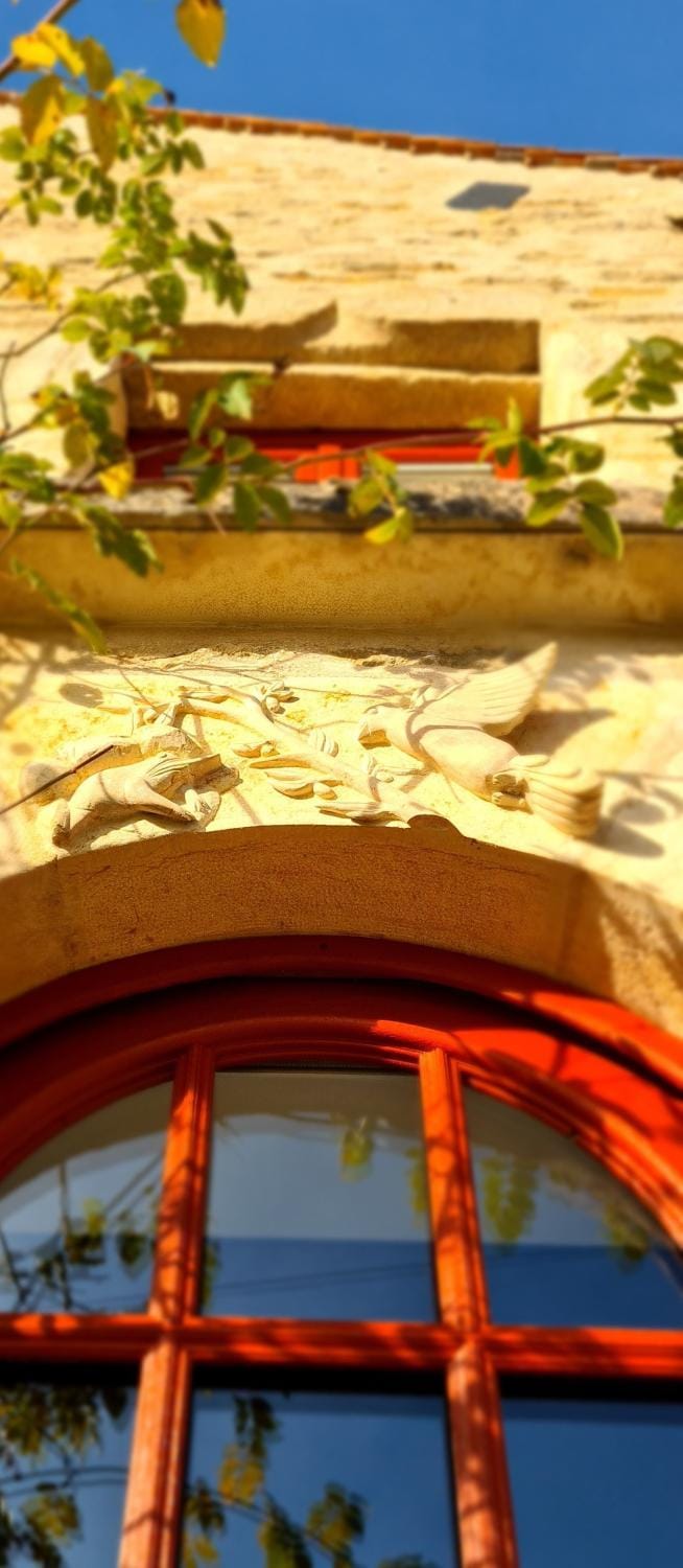 Facade/entrance