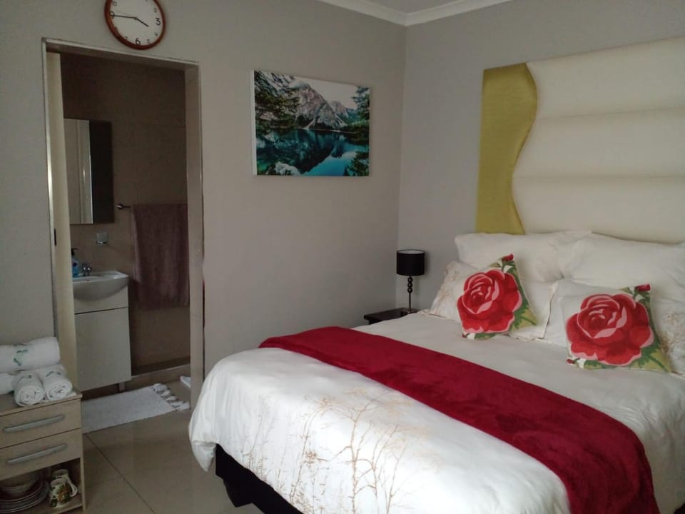 Bluebird guest house Bed and Breakfast in KwaZulu-Natal