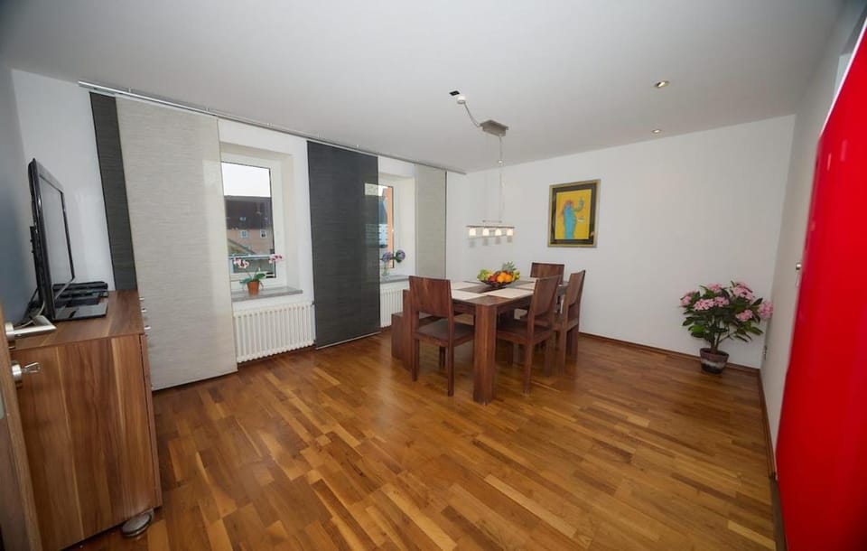 gemütliche 4 Zimmer Wohnung mit Einzelbetten, Küche und Badezimmer Apartment in Thuringia, Germany