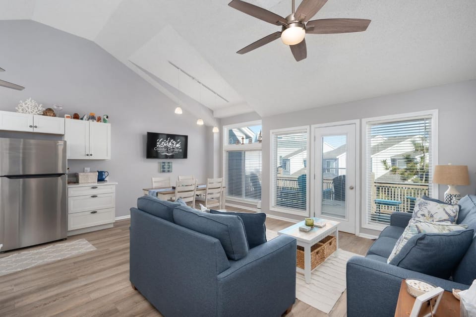 OSF626D Salty Blue Hen House in Corolla