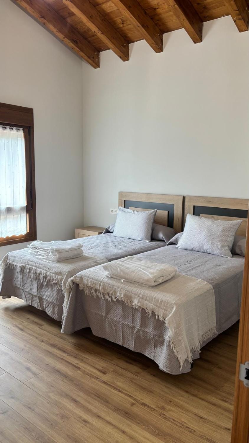 Casa de Aldea EL AVELLANU House in Asturias