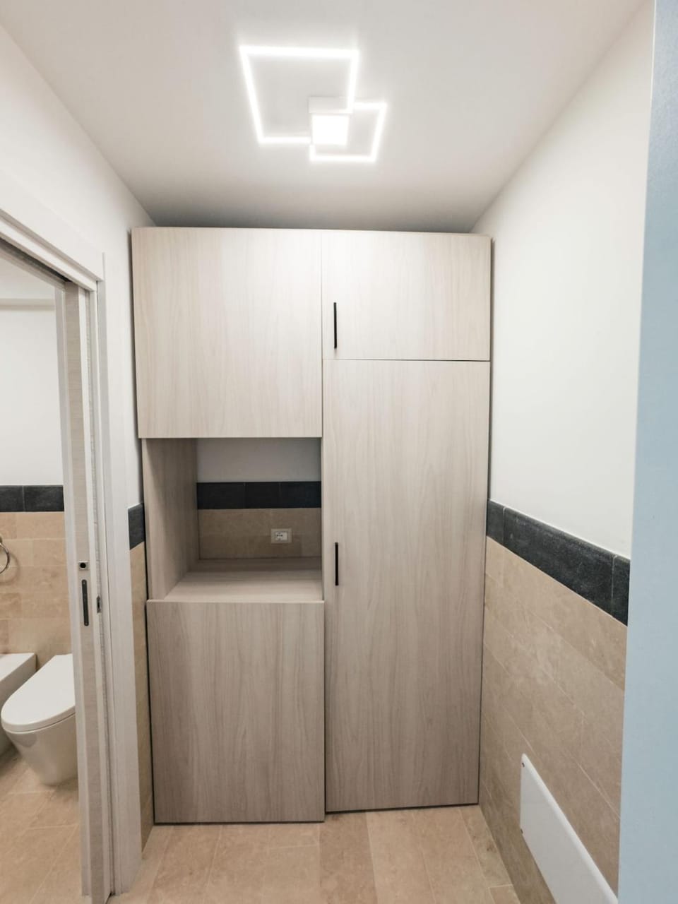 Bathroom, wardrobe