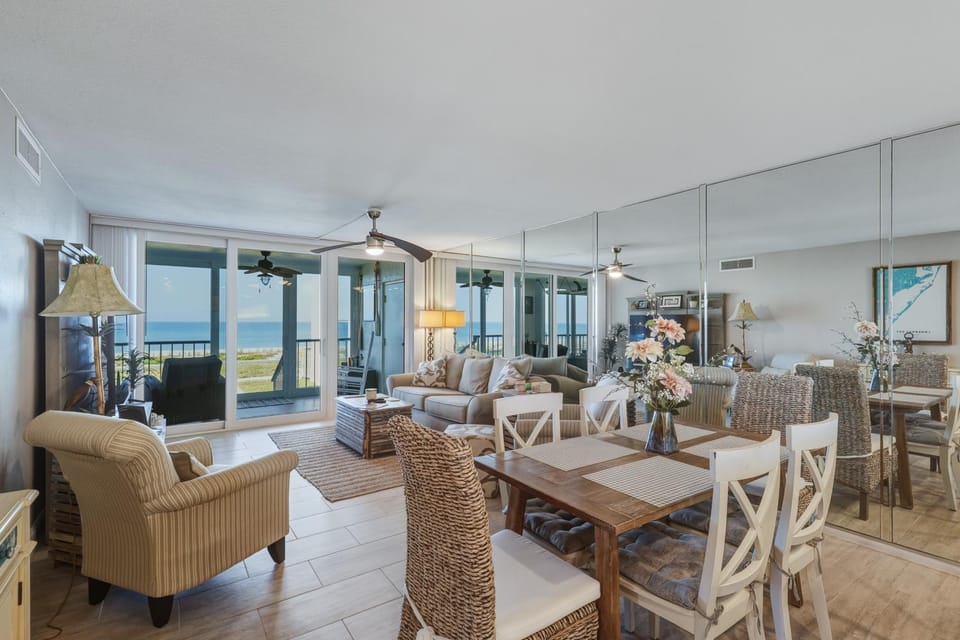 Longboat Harbour Towers #102 House in Longboat Key