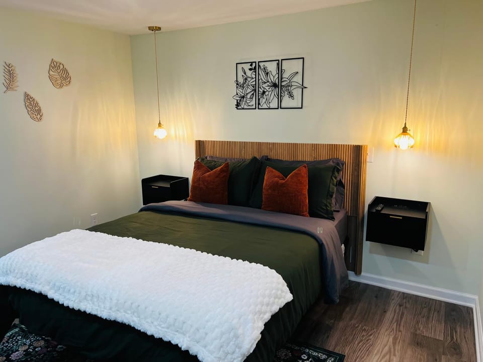 Modern Decatur Apt B near Emory, Midtown, Downtown Apartment in Candler-McAfee