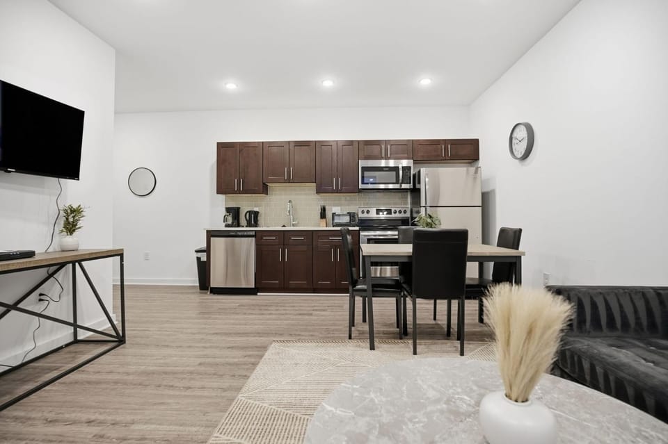 Modern 1BR1BA unit at Fairmount Square Apartment in Philadelphia