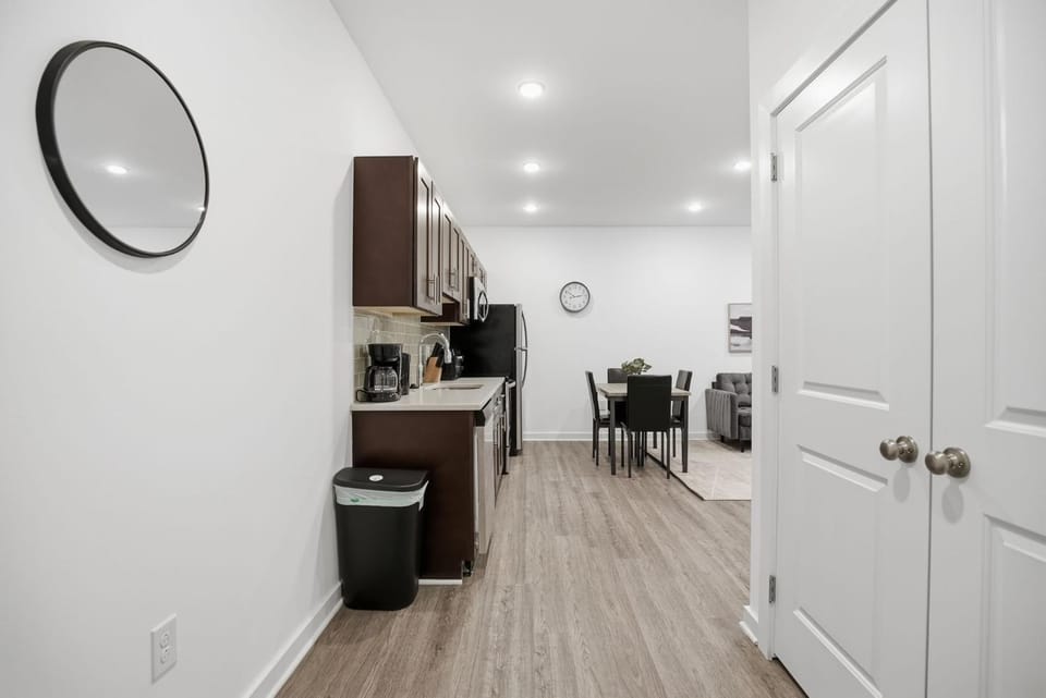 Modern 1BR1BA unit at Fairmount Square Apartment in Philadelphia