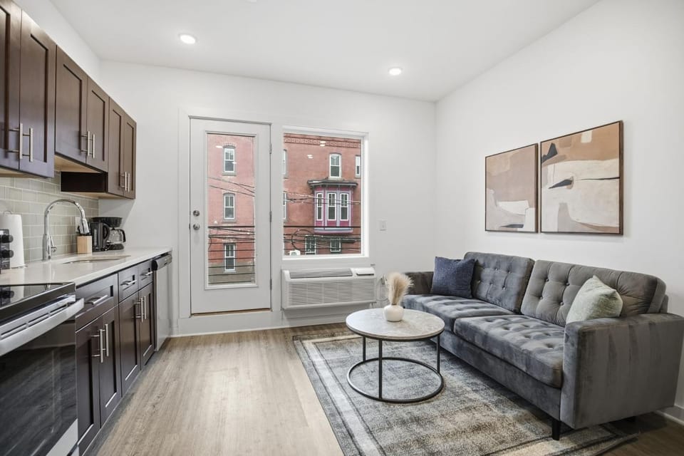 Bright 1BR unit in the Fairmount Square building Apartment in Philadelphia