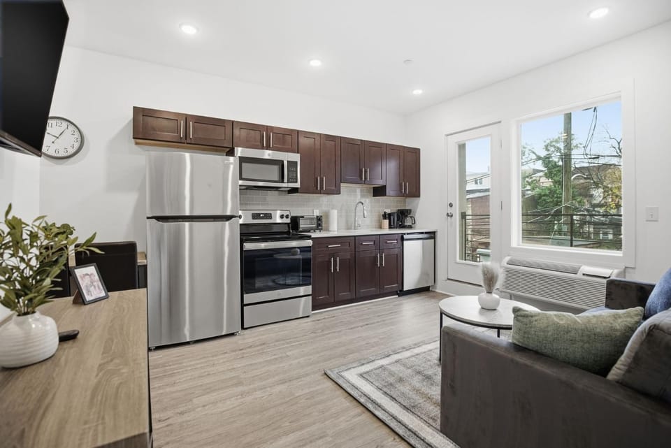 Bright 1BR unit in the Fairmount Square building Apartment in Philadelphia