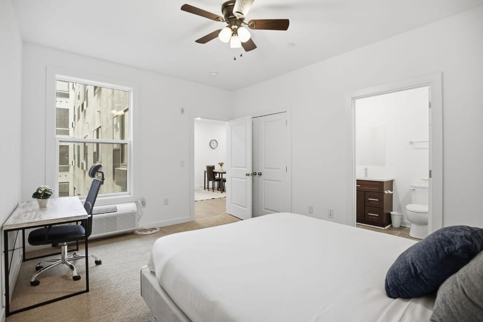 Contemporary 1BR inside Fairmount Square Apartment in Philadelphia