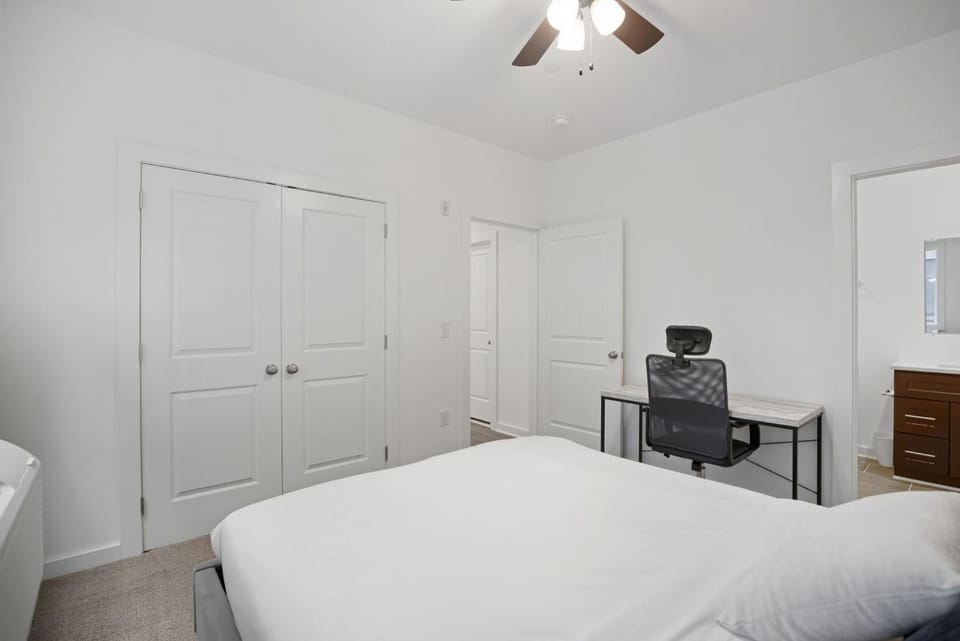 Refreshed 1BR1BA in Fairmount Square Apartment in Philadelphia