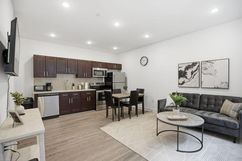 Attractive 1BR1BA apartment at Fairmount Square Apartment in Philadelphia