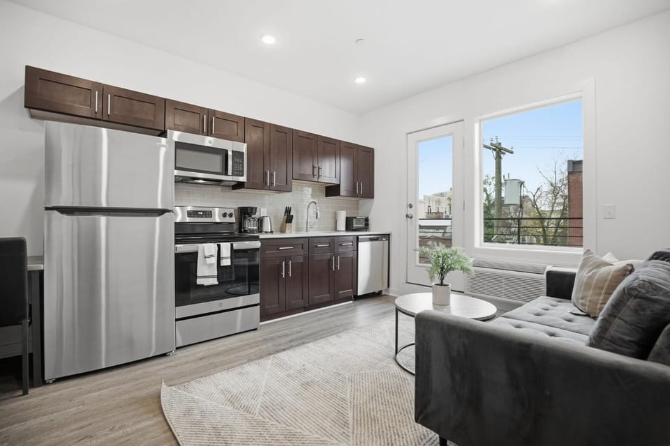 Comfortable updated 1BR in Fairmount Square Apartment in Philadelphia