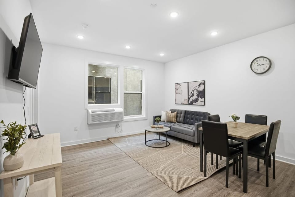 Bright and cozy 1BR inside Fairmount Square Apartment in Philadelphia