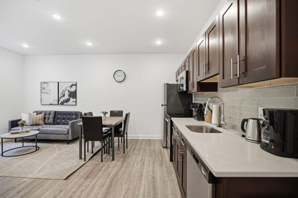 Bright and cozy 1BR inside Fairmount Square Apartment in Philadelphia