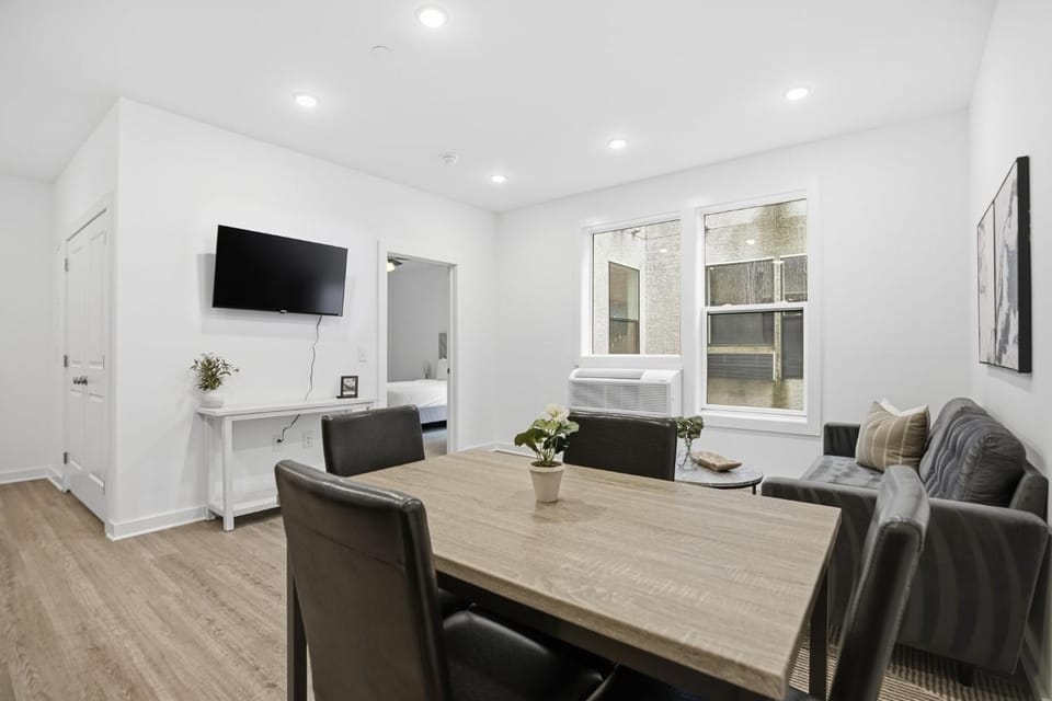Bright and cozy 1BR inside Fairmount Square Apartment in Philadelphia