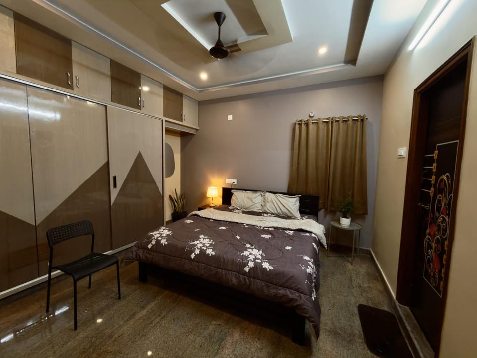 Bed, Photo of the whole room, Bedroom, wardrobe