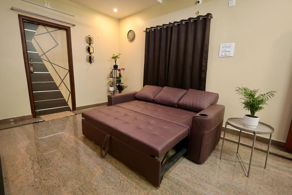 Living room, Photo of the whole room