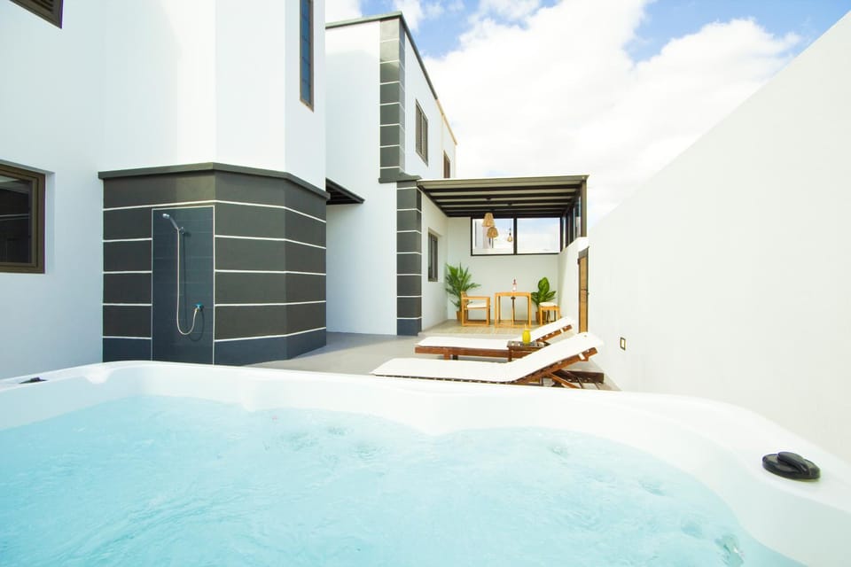 Casa Victoria - By AZ Rentals Villa in Isla de Lanzarote