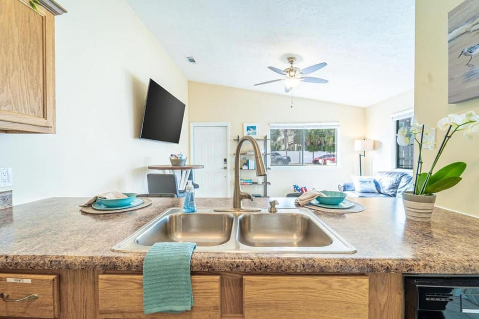 TV and multimedia, Kitchen or kitchenette, Dining area, dishwasher