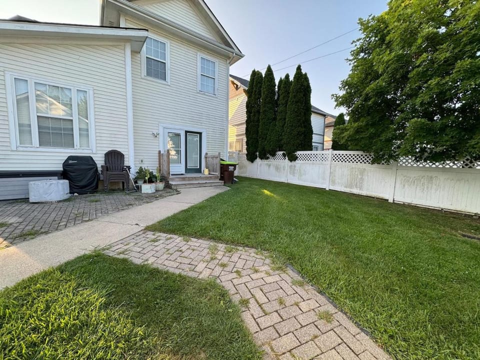 Battlefield Getaway House in Jerusalem Township