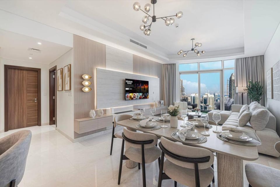 Mahogany 22 - 4BR 16PAX - Burj Khalifa View Central Apartment in Dubai