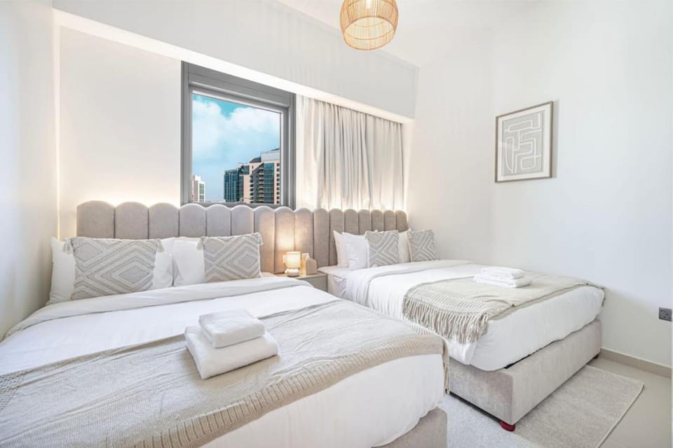 Mahogany 23 - 2BR 10PAX - Burj Khalifa View Central Apartment in Dubai